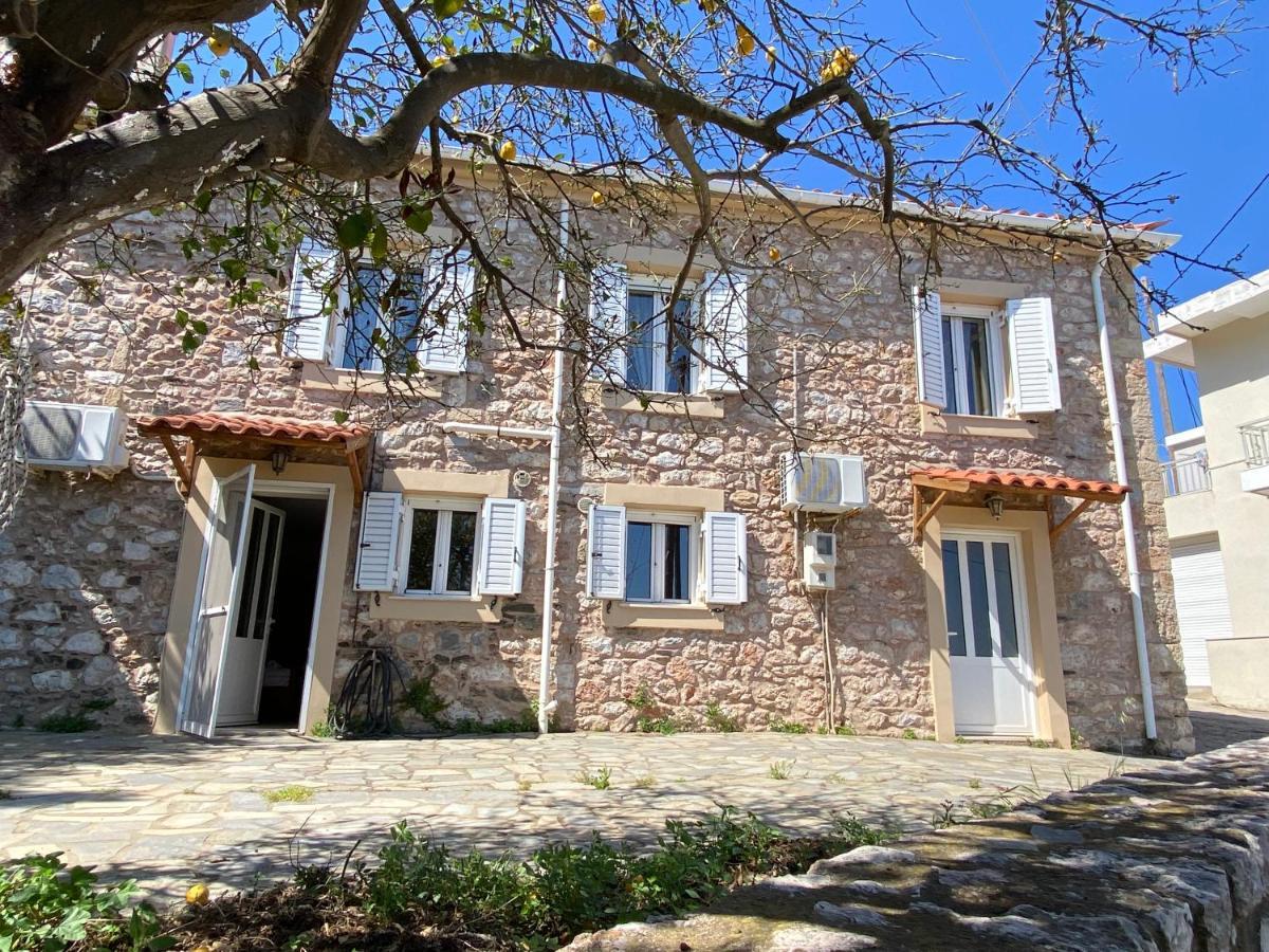 Studio Lakis Barbajonn's Stone House Apartment Foutia